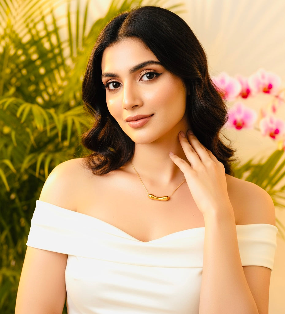 Luxe Curve Everyday Necklace