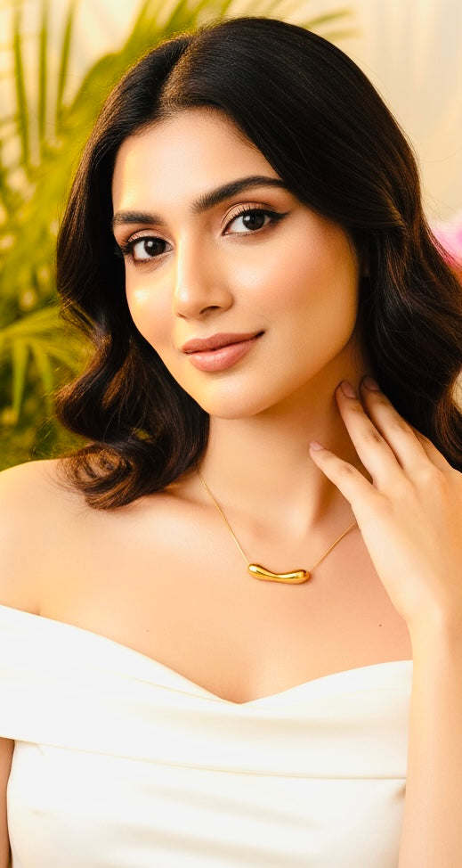 Luxe Curve Everyday Necklace
