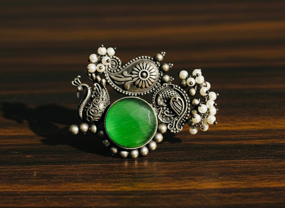 Emerald Whisper – Handcrafted German Silver Pearl Ring