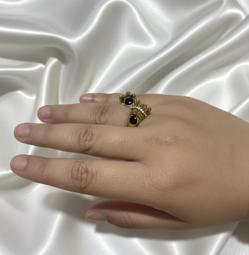 Imperial Crown Statement Ring – Vintage Gold & Onyx