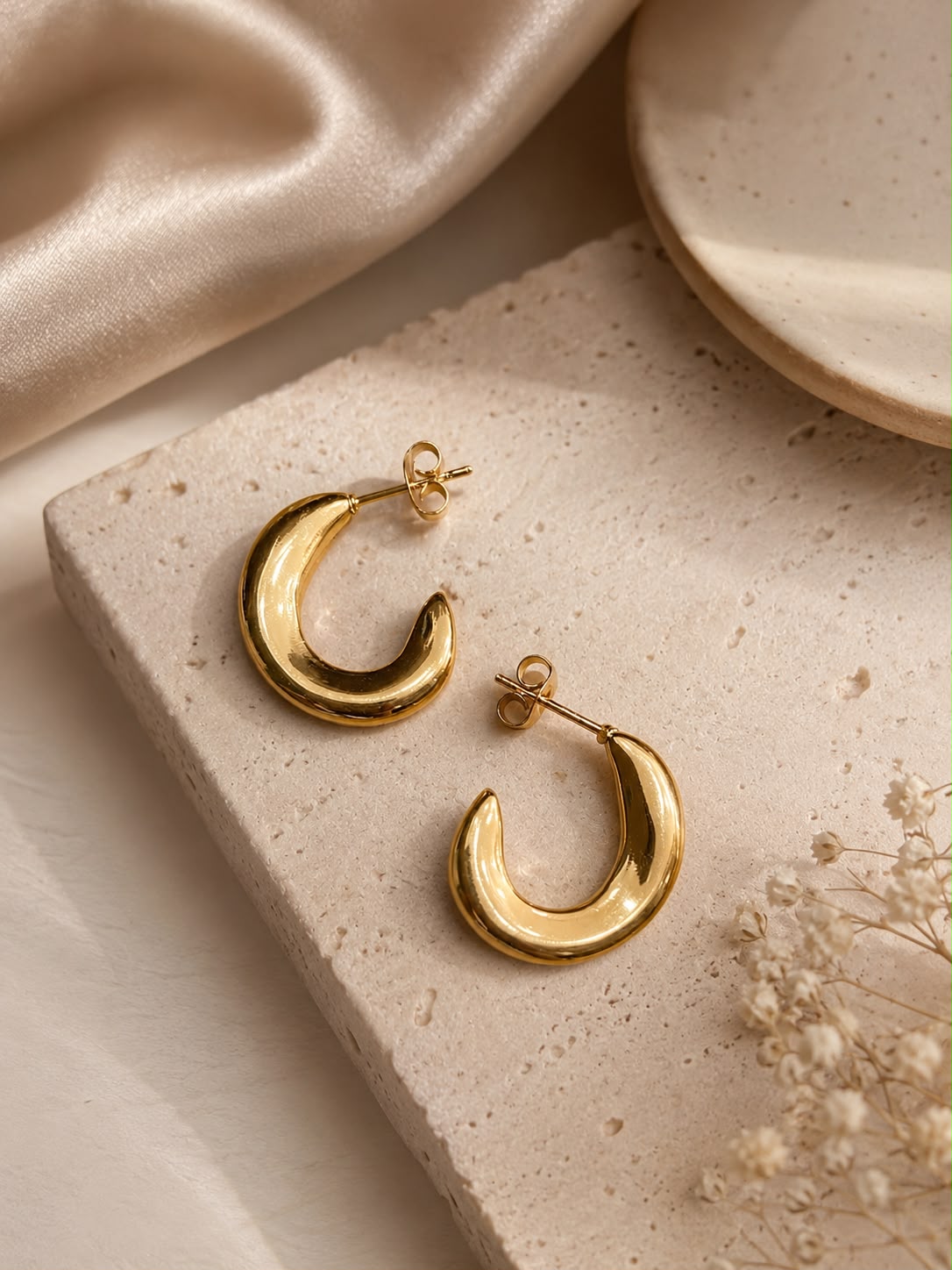 Luna gold anti- tarnish hoop earrings