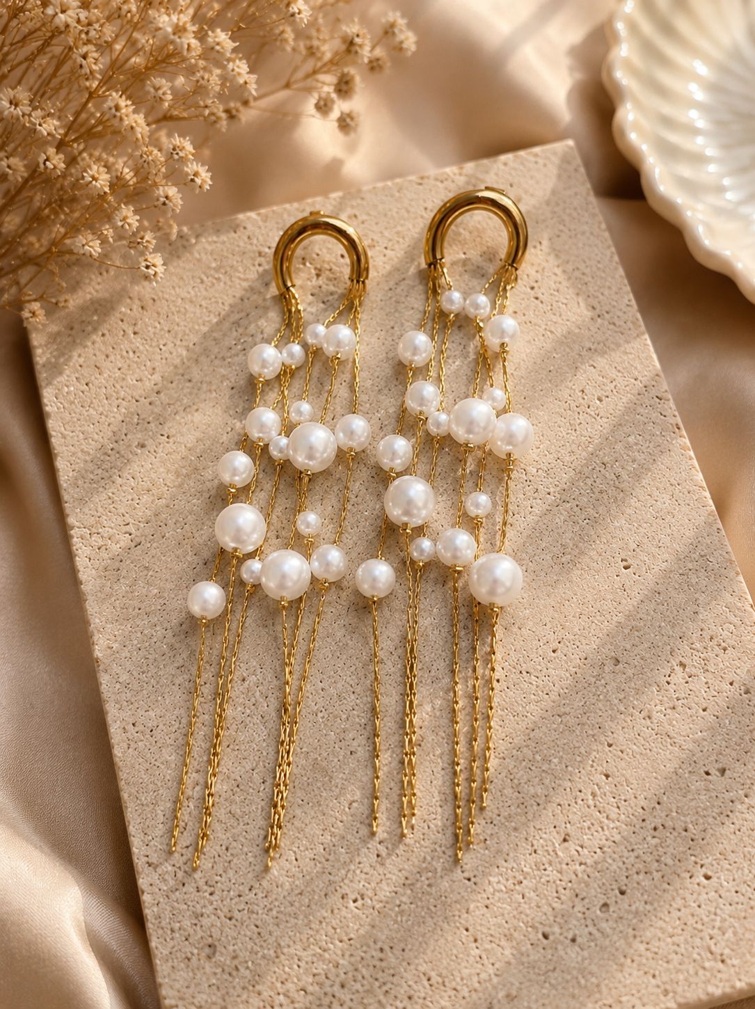 Cloud pearl tassels