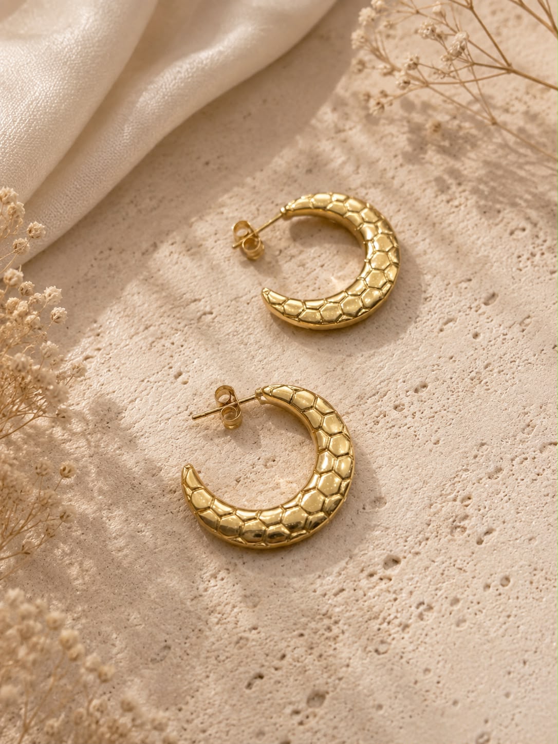 Serpentina textured hoop earrings - 18k gold plated Anti- tarnish